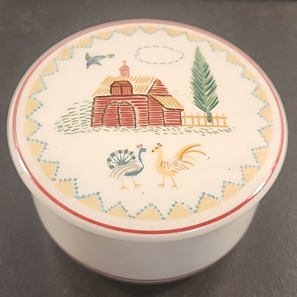 Villeroy & Boch Porcelain Trinket Box AMERICAN SAMPLER 3" First Impressions 1981